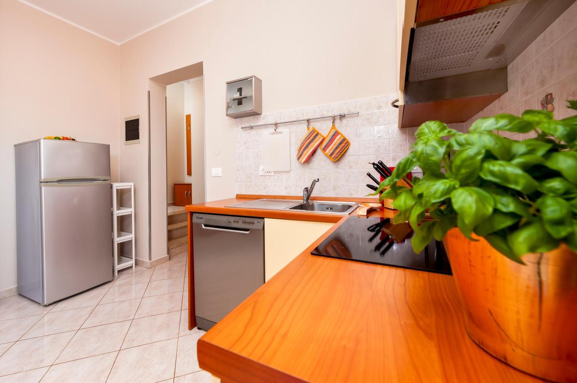 Apartments Martina โรวีน ภายนอก รูปภาพ