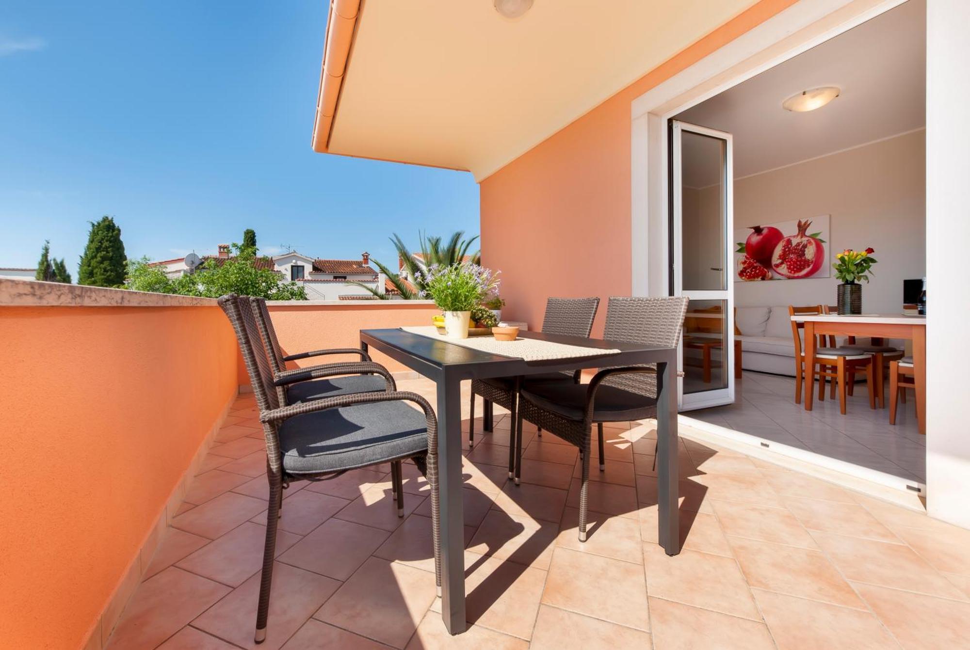 Apartments Martina โรวีน ภายนอก รูปภาพ