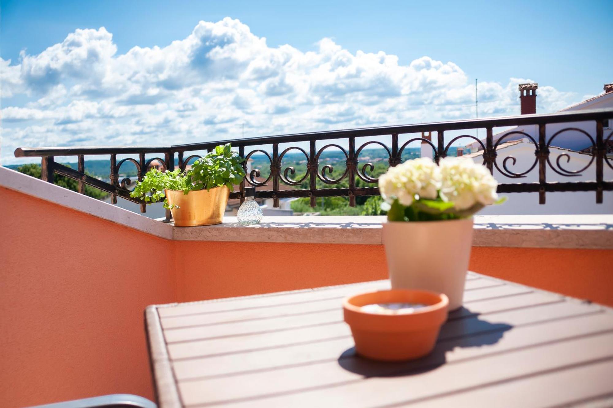 Apartments Martina โรวีน ภายนอก รูปภาพ