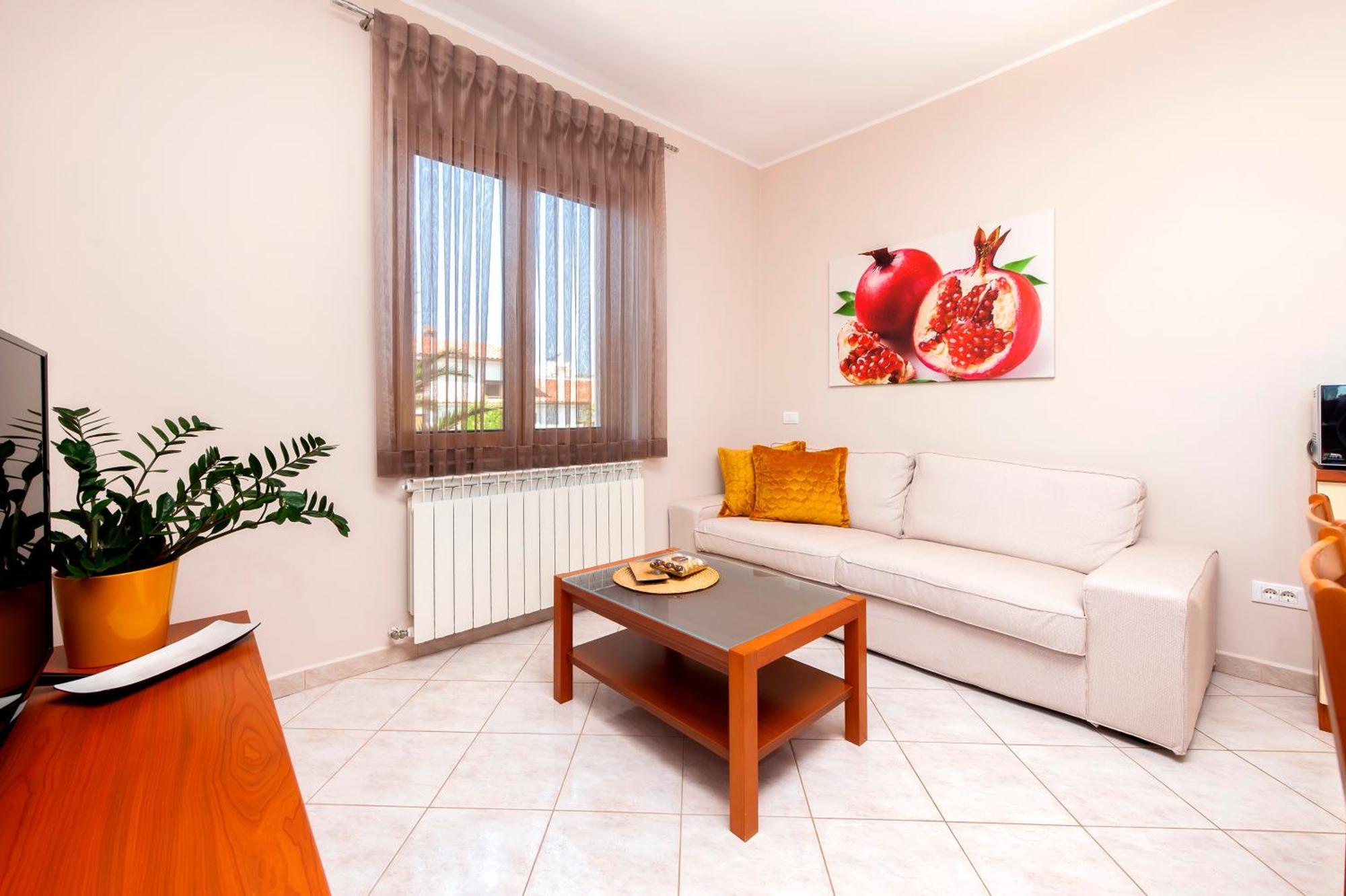 Apartments Martina โรวีน ภายนอก รูปภาพ