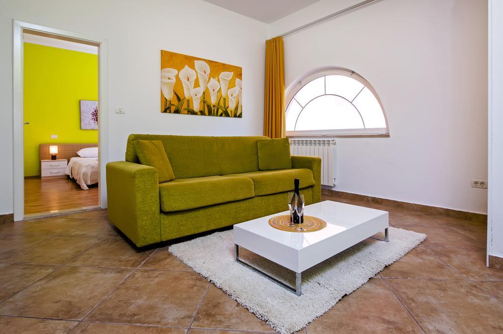 Apartments Martina โรวีน ภายนอก รูปภาพ