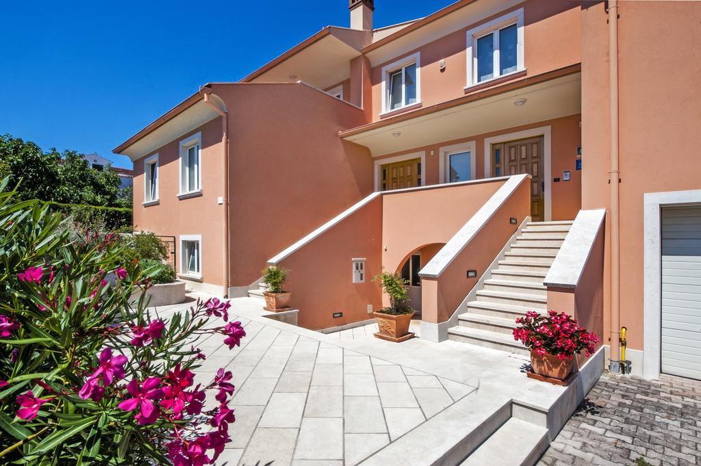 Apartments Martina โรวีน ภายนอก รูปภาพ